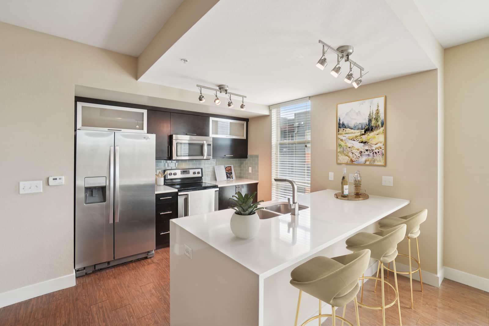 Gardens-at-Cherry-Creek-apartments-kitchen-2025